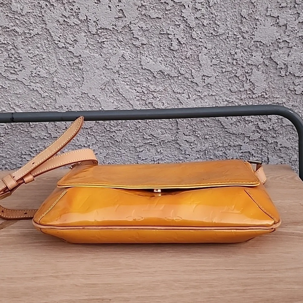 Louis Vuitton THOMPSON STREET VERNIS IN MANGO